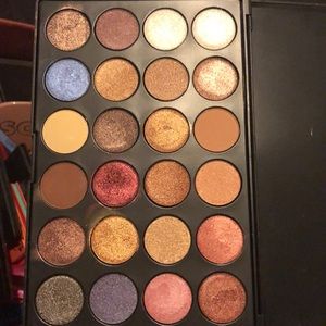 Makeup! Eyeshadow palettes!